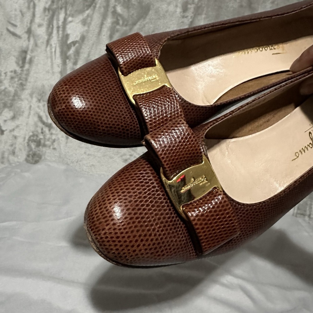 Salvatore Ferragamo Brown Leather Vara Lillaz Bow Pumps Heel Shoes Womens 9.5 A4 - Picture 5 of 14
